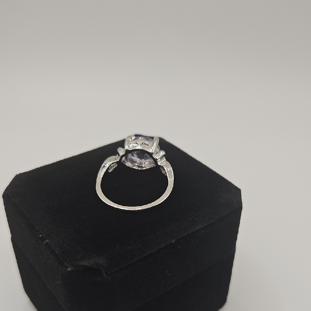 Source Unknown Silver Ring With Clear Gemstone - image 8